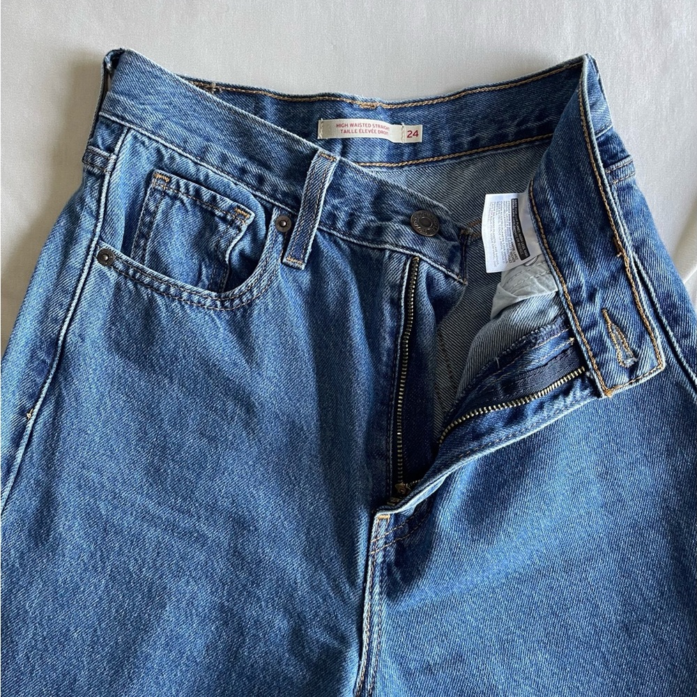 Levi's High Waisted Straight Jeans